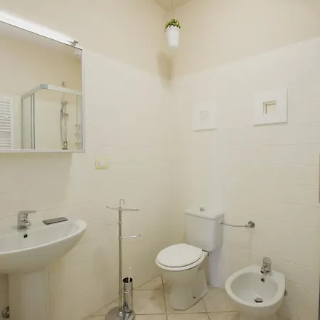 Anna Isole Borromee *