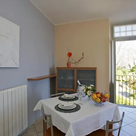 Anna Isole Borromee Apartment